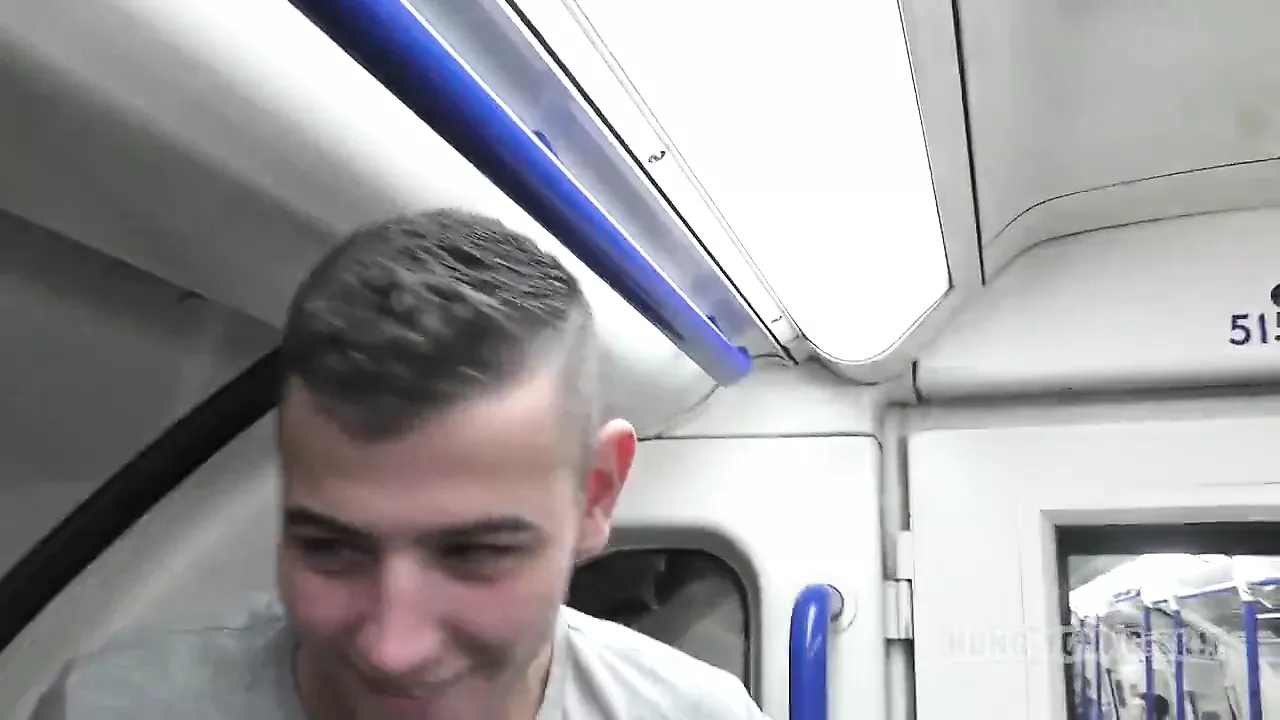 Gay in train - порно видео