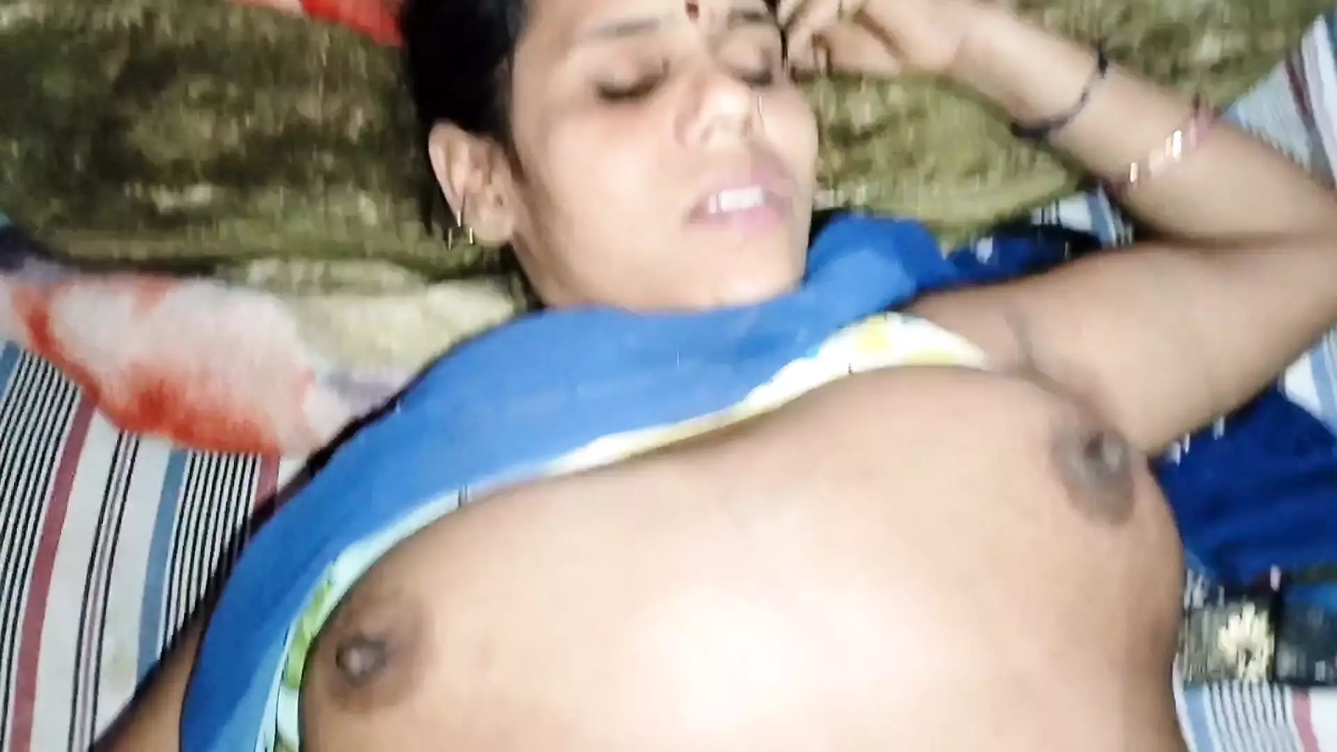 Bhabhi ne dever ka land chusa aur fir use apani jhate k bal saf karwaya -  порно видео