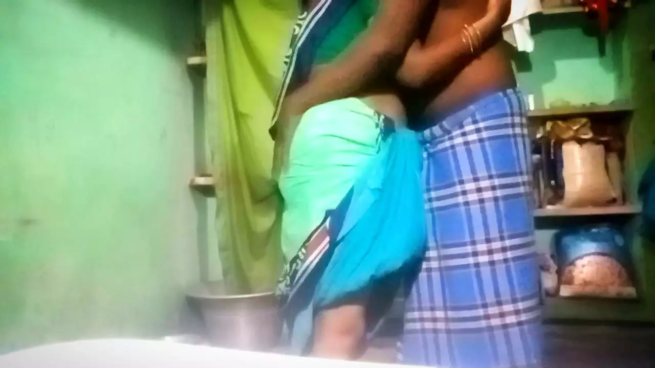 Indian aunty back shot - порно видео