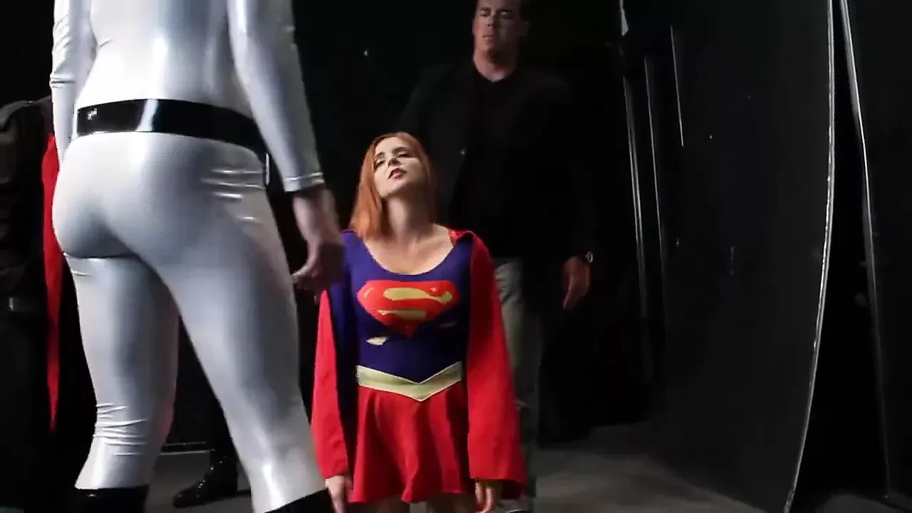 Supergirl Captured by Villains - порно видео