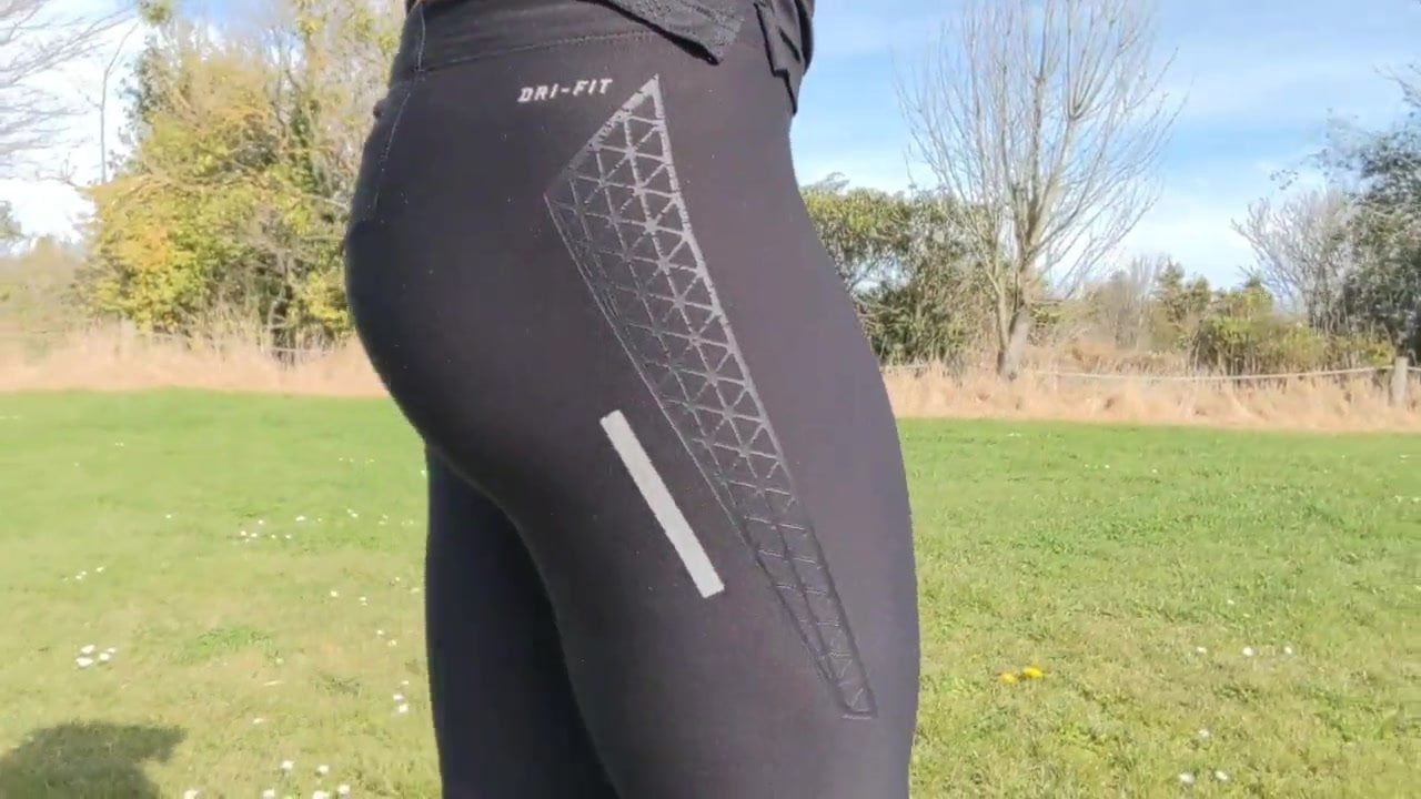 Tight Gym Leggings Ass On Show - порно видео