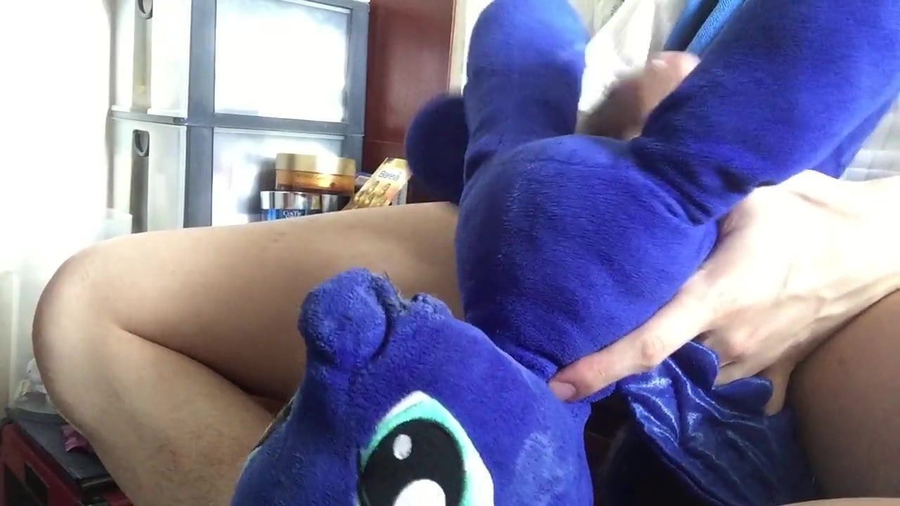 Cum my plush pony luna - порно видео