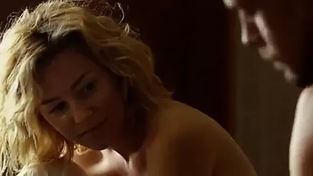 Голая Элизабет Бэнкс (Elizabeth Banks)