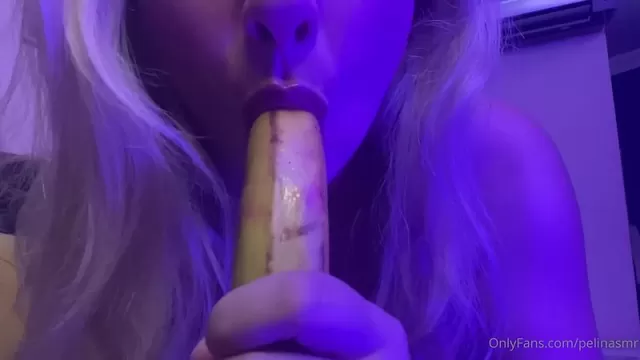 Pelin ASMR Banana Play порно видео 