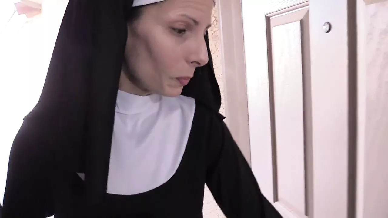 Wife Crazy nun fuck in stocking - порно видео